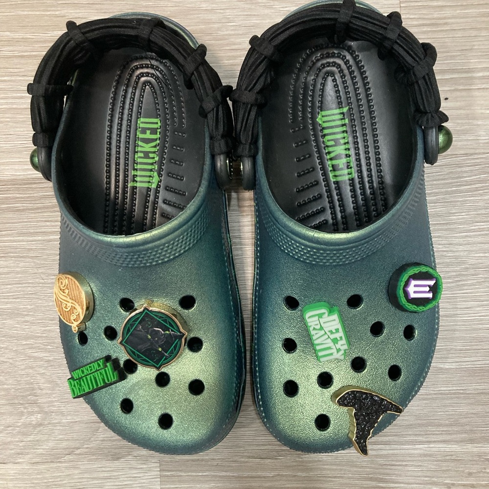 CROCS Special Edition Elphaba Wicked Crocs - Picture 5 of 7